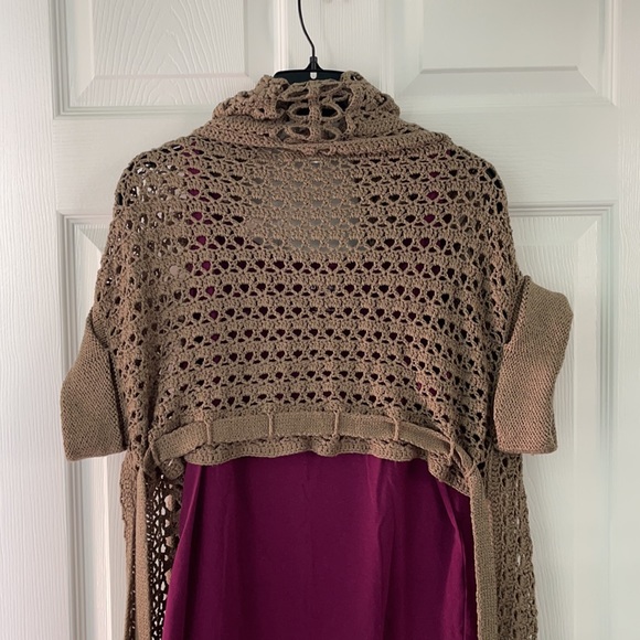 Perfect fall funky sweater - Picture 3 of 9